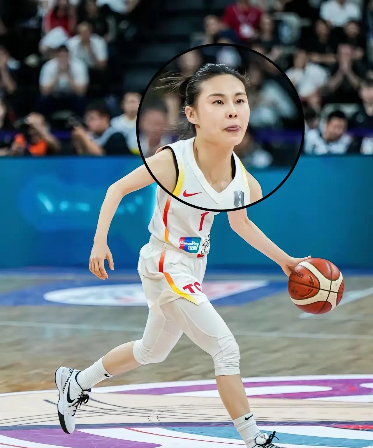 王思雨的野心很大第一，转型做教练第二，直播带货搞钱两手都要抓，两手都要硬，