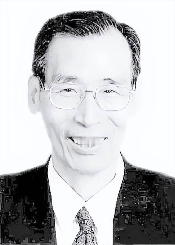 中国最孤独的大使：一个人带着一条狗坚守三年，改善生活靠挖野菜他一个人去了一个连菜