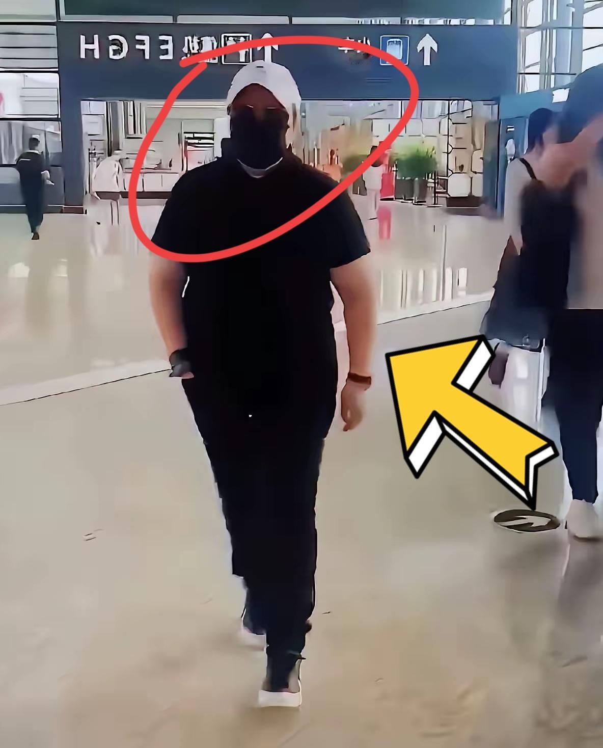 现在韩红肯定很恨于东来，本来j护车的事已经快要没声音了，他突然蹦出来力挺自己，热