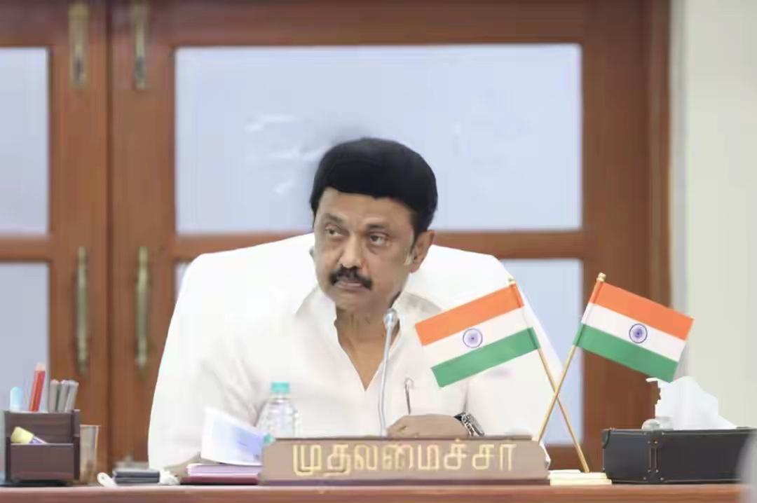 1500亿飞了、每天损失6个亿，心在滴血的印度人，求莫迪早日投美一笔高达15