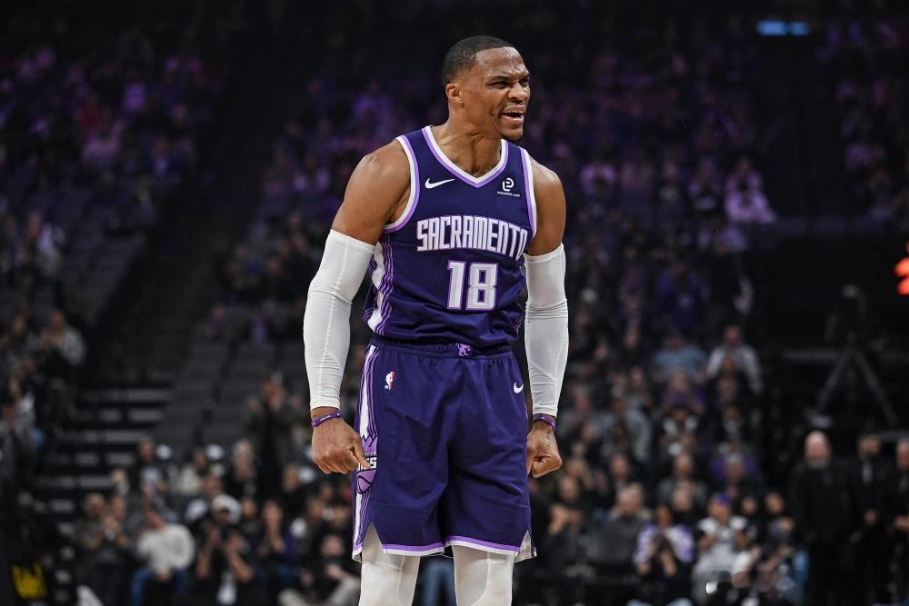 威少缔造一项NBA纪录国王加时125-124险胜火箭，威斯布鲁克出战29分钟，2