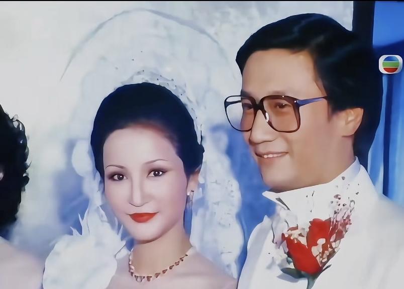 谢贤和狄波拉，在1979年举行了“世纪婚礼”。豪横程度你绝对想象不到，据说婚
