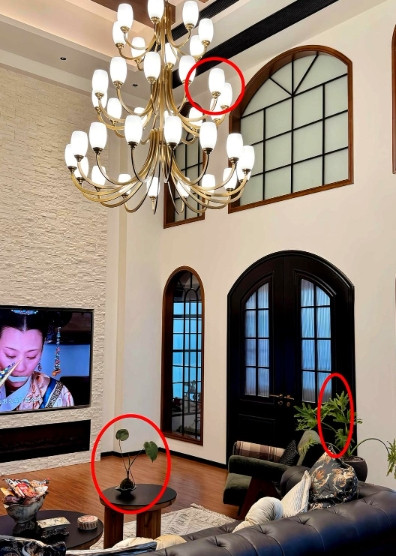 我老公出轨了，很多人都劝我离婚，但我装作不知道，每月28000的生活费，3