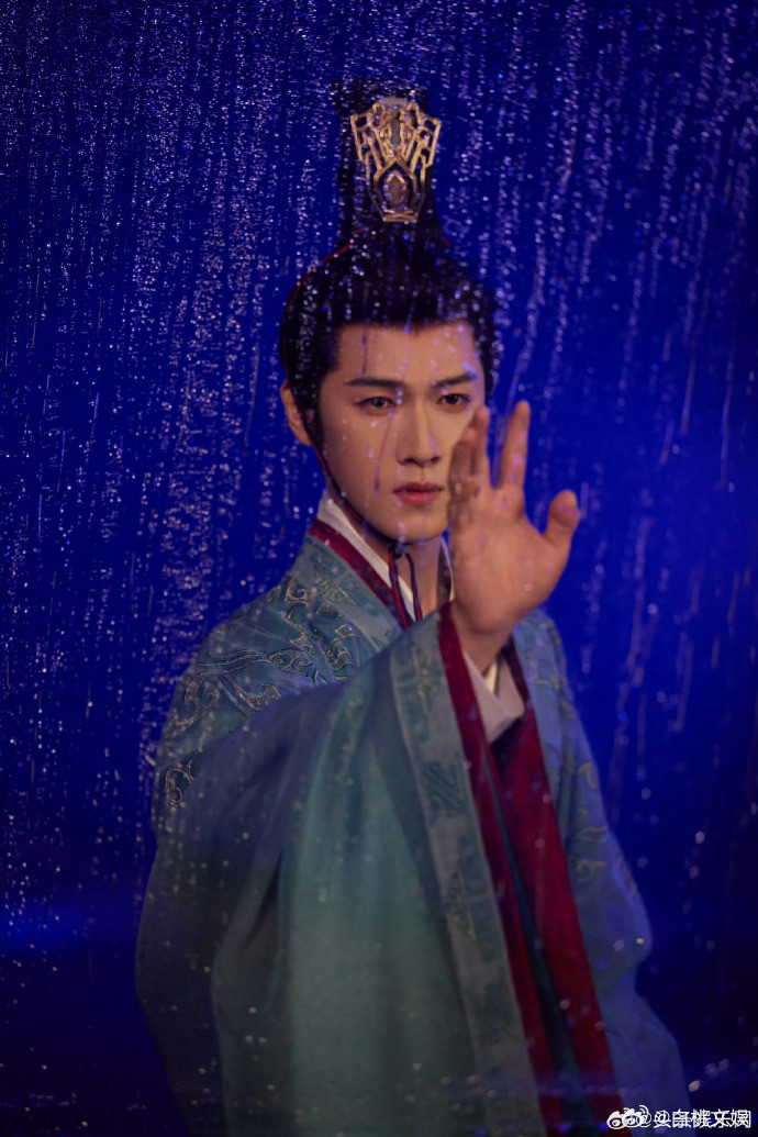 归良辰原著金银错归良辰冲着原著《金银错》也要追《归良辰》！尤四姐的小说以虐闻名