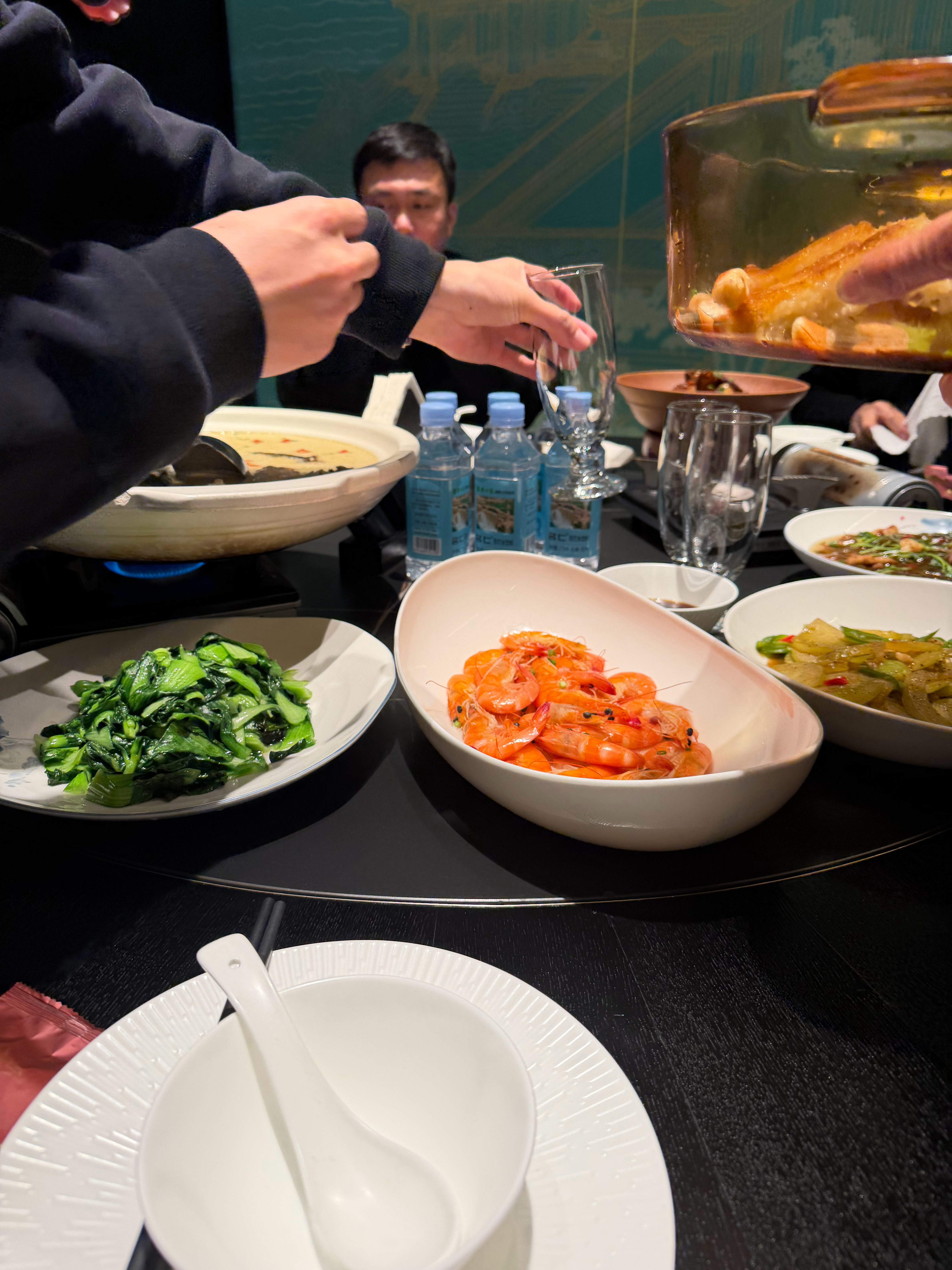 过完年比年前还要忙，都没时间创作了，待会先发个红包吧。