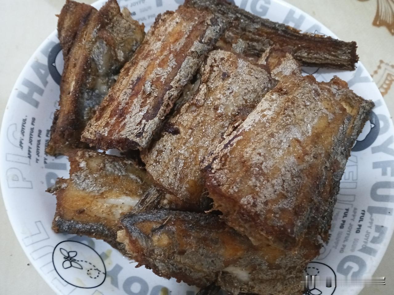 我对早餐从不对付，菜饭和正餐一样。不是简单的稀粥、咸菜。我和老伴每天两顿饭，几