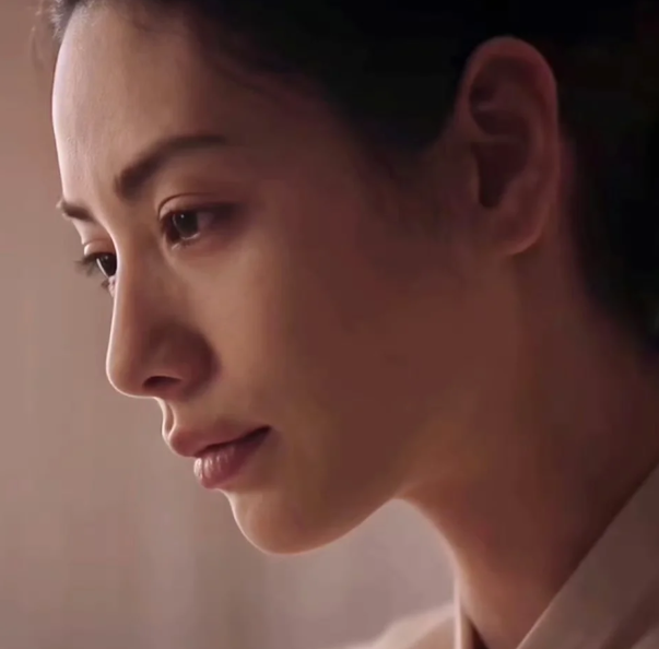 韩国热播剧女演员道歉: “如果我的嘴唇让看到的人感到不舒服, 那是我的错”