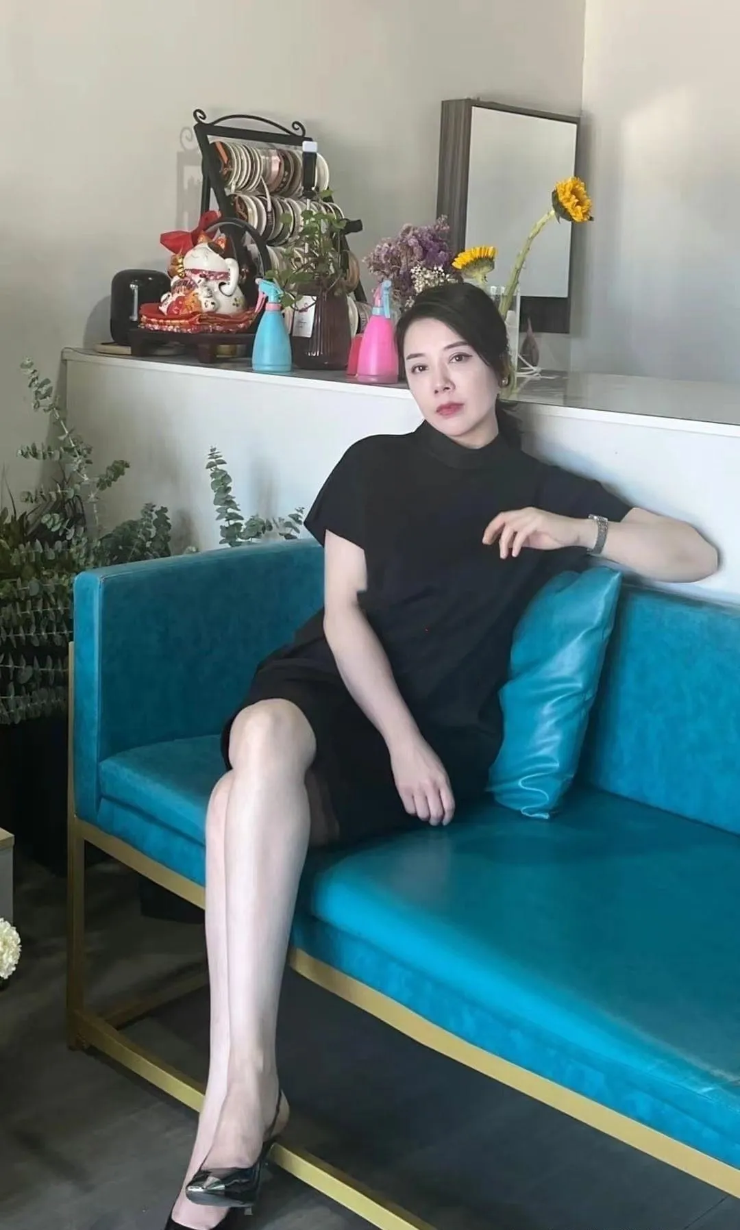 有这样一位女同事———人长得很漂亮，在单位上班可能就是为了混时间。每天8:3