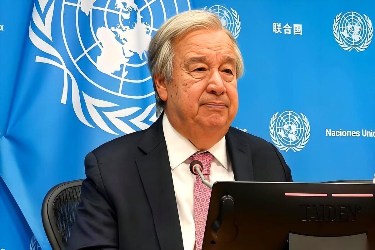 整整35天。火光几乎没断过。就在很多人快把这事当成背景音的时候，联合国秘书长古