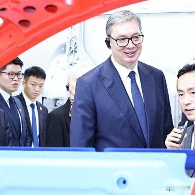 吃相太难看！塞尔维亚总统买不起小米，雷军回应被骂吃相难看5月26日，正在中国