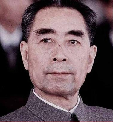 1961年，一辆卡车直冲冲地撞向周恩来，众人以为是特务的刺杀，来不及闪躲的周恩来