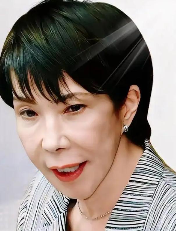 西方眼下慌得手足无措、热锅上打转，压根不是忌惮中国，而是被高市早苗逼到绝境！