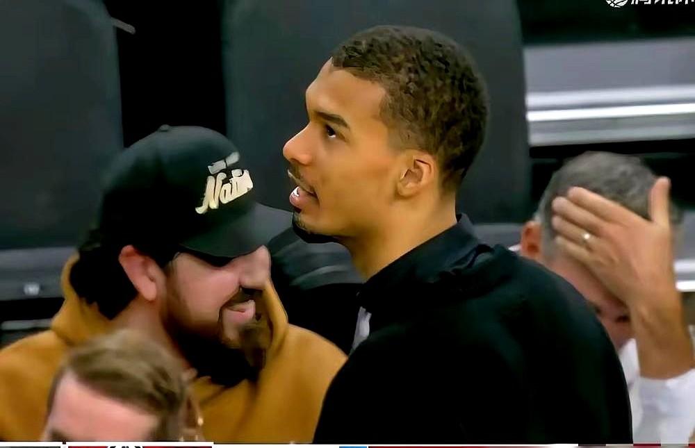 快船输给马刺，全网哀嚎，其实是管理层一次精准的“止损”。西部第七？他们根本不