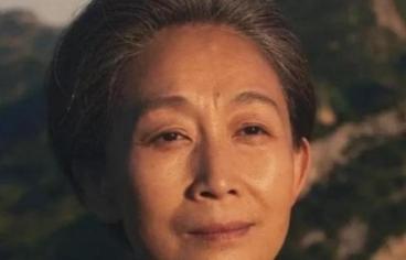 清华大学叶文洁背叛人类，擅自向太空中发射电波，8年后竟收到神秘回复：不要回答！不