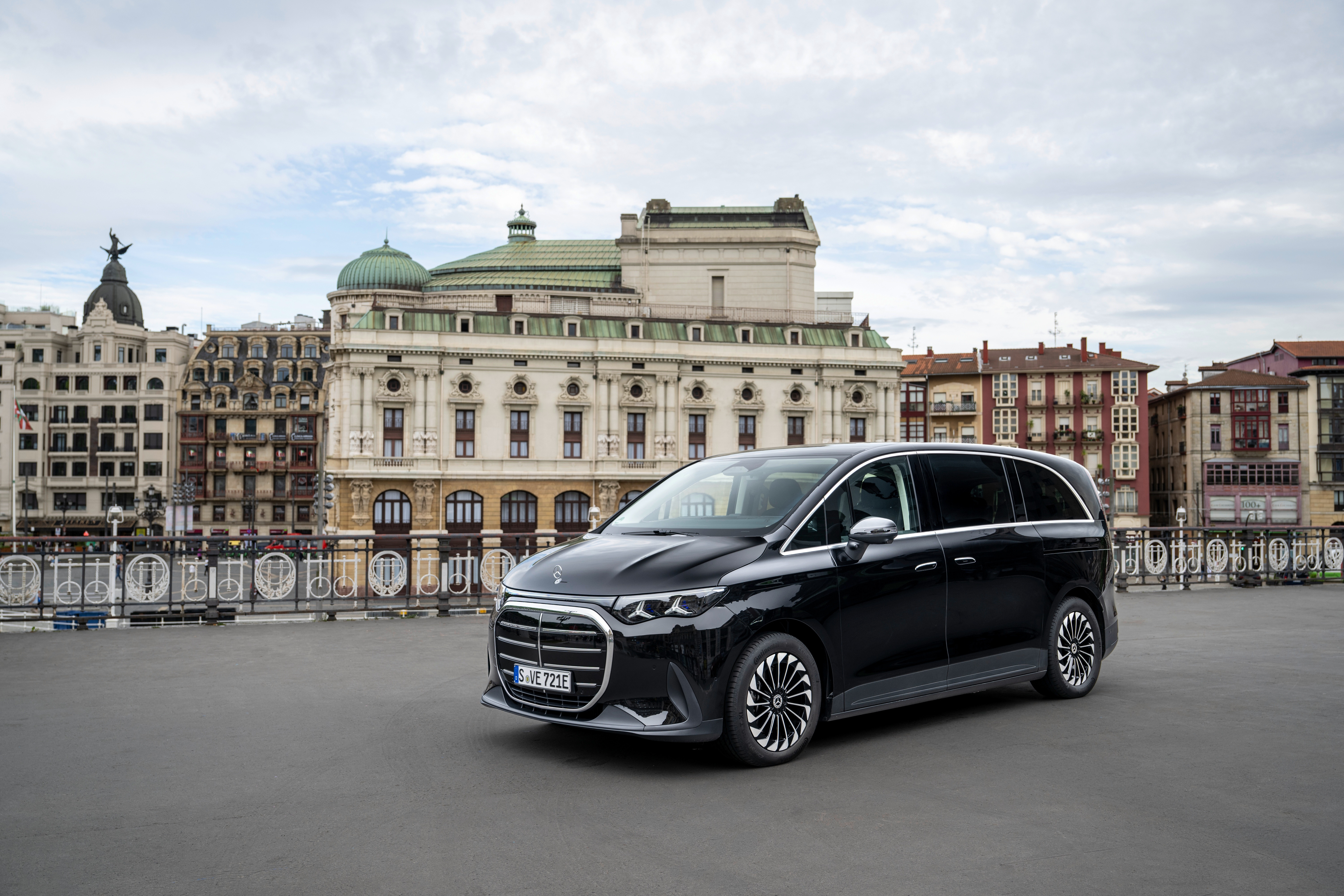 2027Mercedes-BenzVLE300奔驰vle奔驰一台黑色立