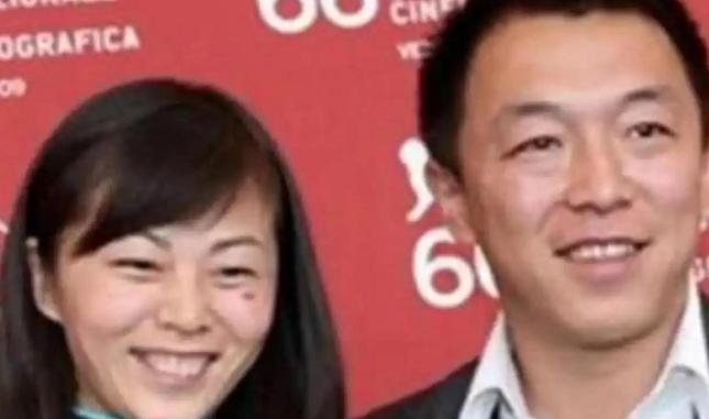 记者问黄渤：你现在成名了有钱了，有没有想过要换老婆？”黄渤却说：“我老婆小欧虽然