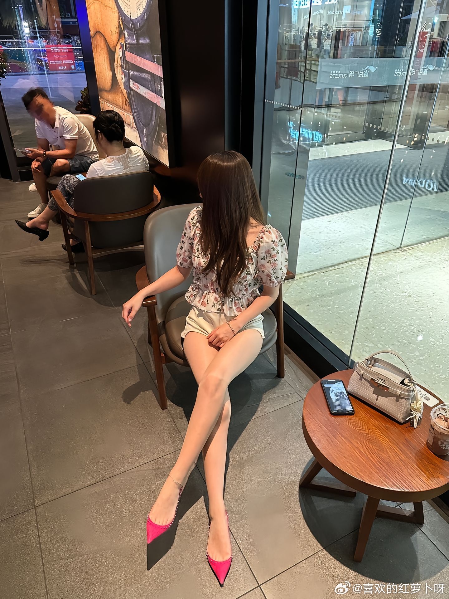 一般人驾驭不了的粉色平底鞋～​​​