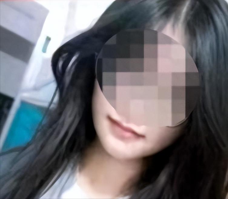 四川万源，17岁的女孩有些任性，跟家人吵架后，独自摔门离去。离家之后，这孩子也不