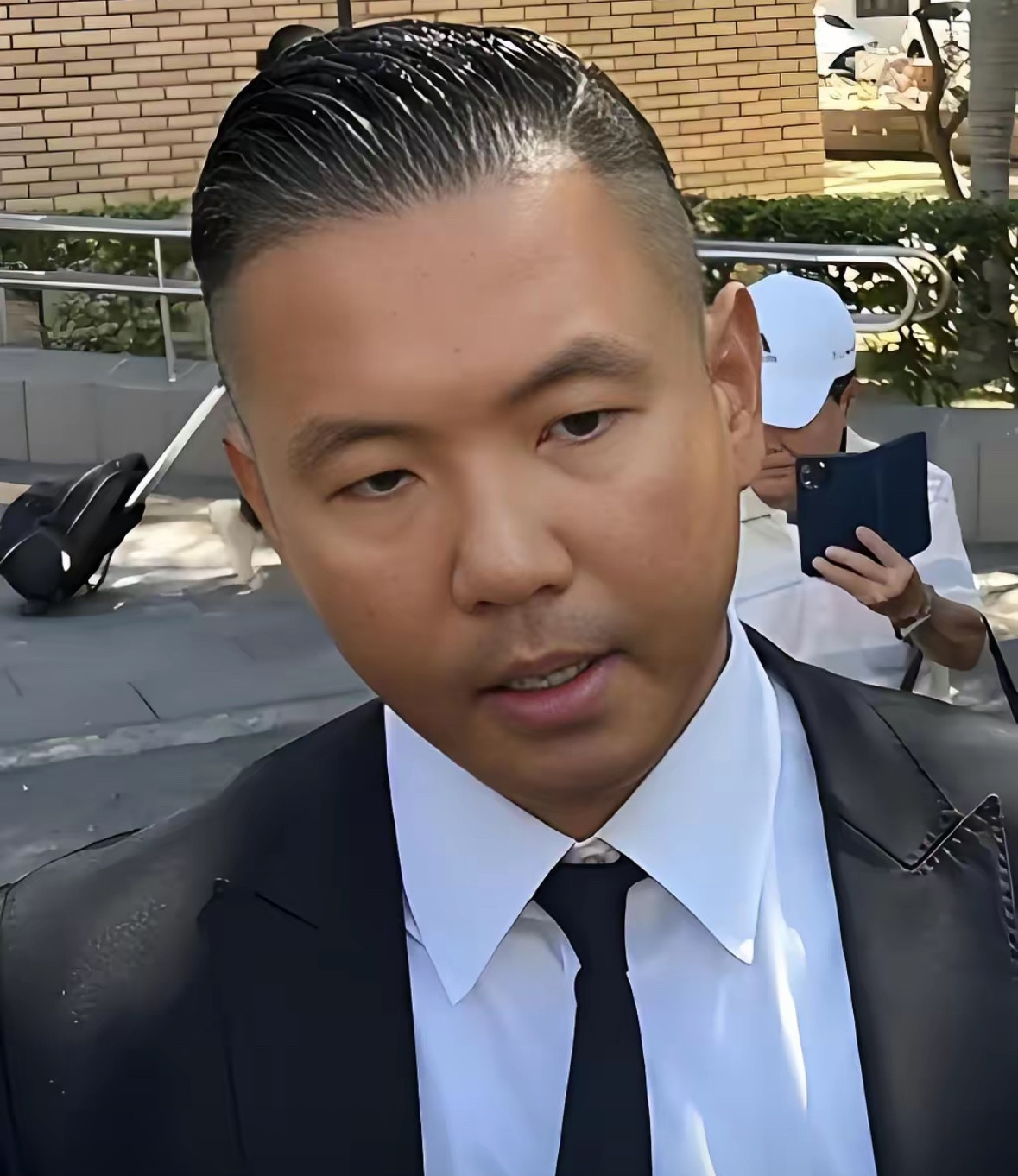说真的，陈建州这事儿我第一反应是不敢信。职业篮球运动员出身，常年锻炼身体，平时连酒都不怎么碰，谁能把