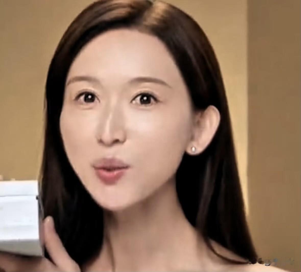 50岁林志玲嫁日籍老公后后面相大变⁉️夸丑两极吵翻林志玲50岁近照引热议：网友