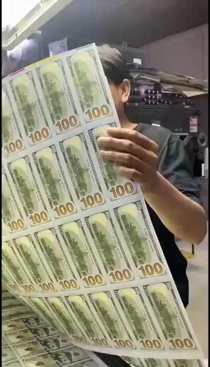 泰柬冲突，还炸出了另外一种东西：美元制造工厂！2025年12月，泰国军方在轰炸