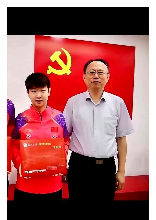 孙颖莎：莎宝的录取通知书突然想起之前有个哥们儿的故事特别戳我他从小就想当漫画