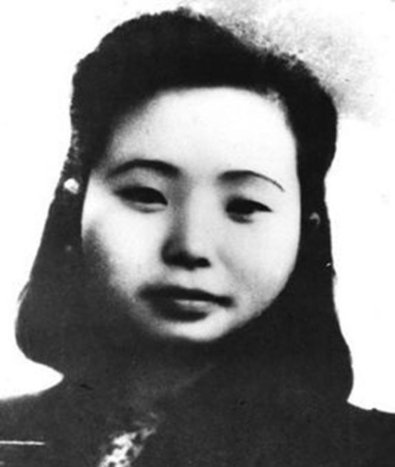 与江姐上下铺，在屠杀中奇迹生还，她究竟经历了什么？时间回溯到1948年秋，重