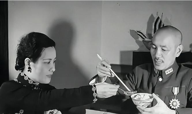 这两个人，夫人一生抽烟，喝酒，熬夜，喝茶，喝咖啡，活了106岁，她烟瘾很大，多时