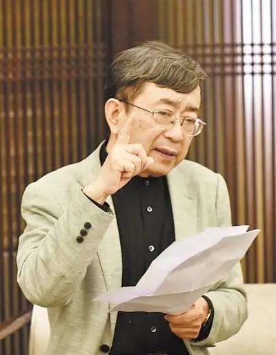 上海人最不喜欢外人做的五件事第一件，排队的时候贴太近。上海人对“距离”这件事