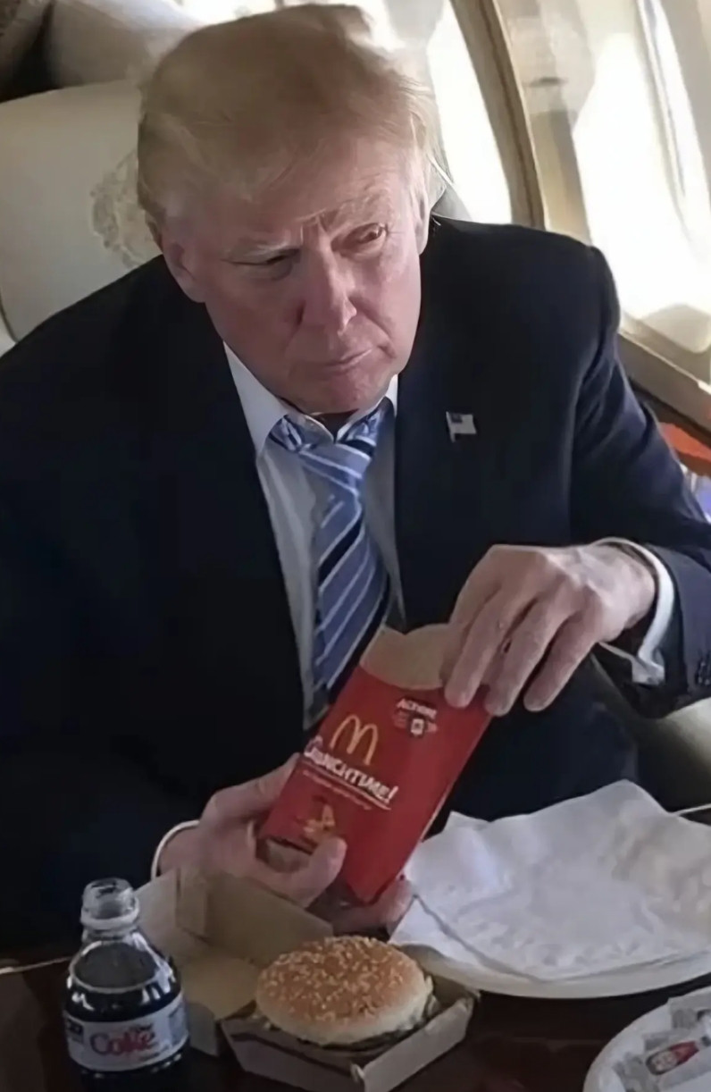 美国总统也好忙，接见普京总统后饭都没有安排，比我们的商务安排还要简单！谈完后各回