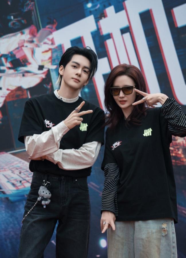 曾舜晞张康乐《交换人生》开机！这是耀客老板娘张萌给张康乐第几部剧了？《冰湖重生