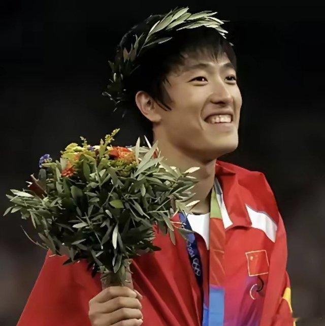 刘翔不忍了！8月26日，刘翔深夜发文：“十年物是人非，当断不断必有后患，人生本是