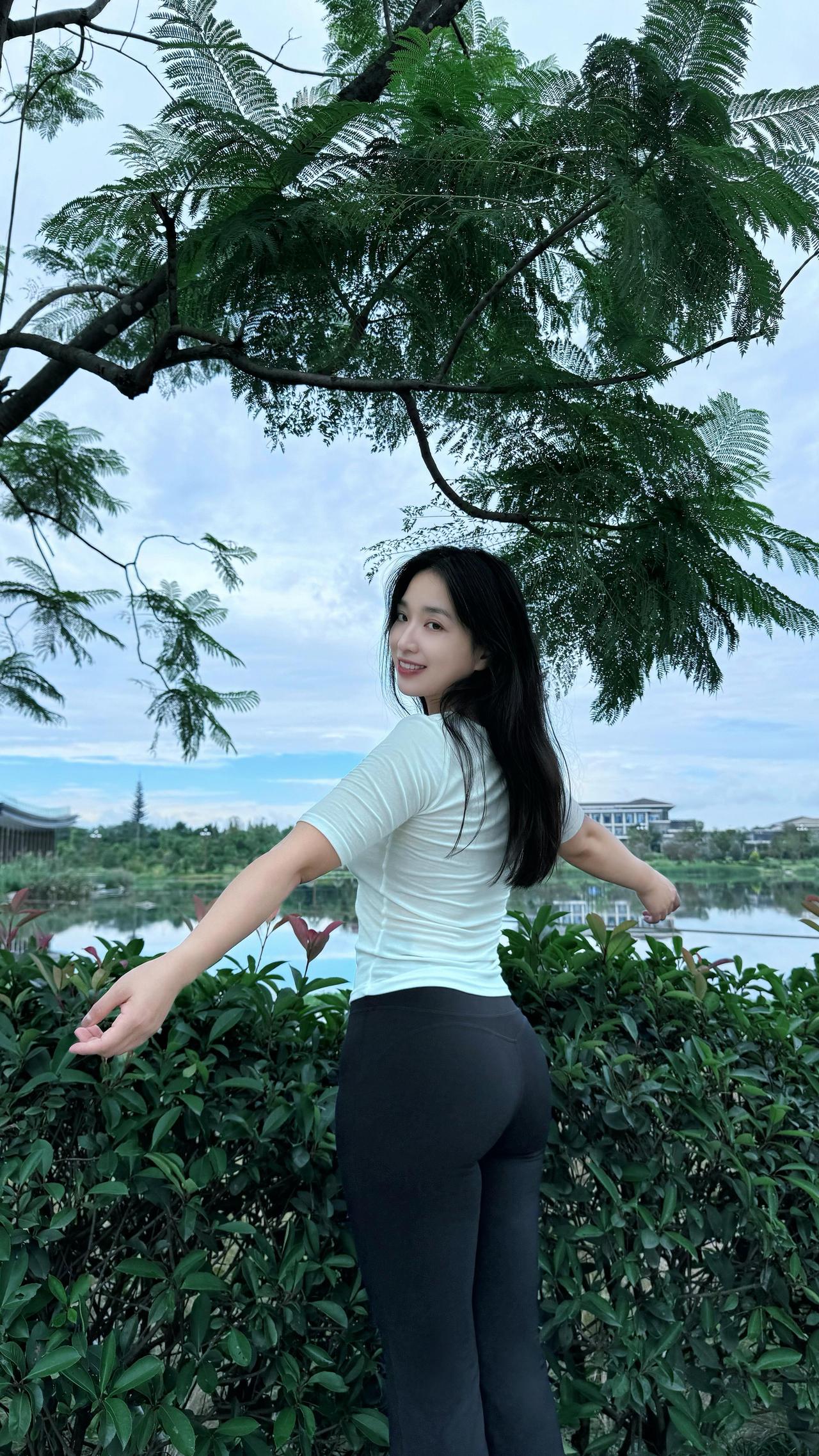 人是需要某些瞬间的超级迷人美女给人生来点“松弛感”微胖丰满性感女神美女魅力有多大