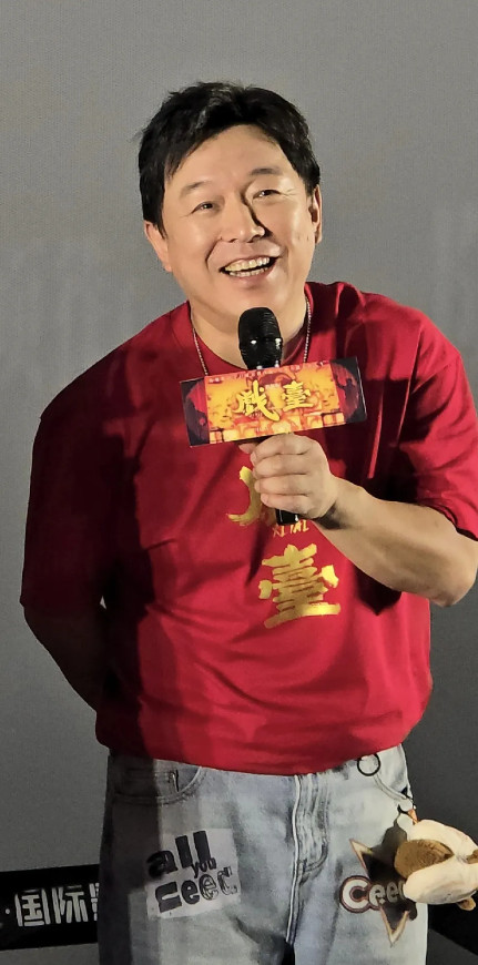 黄渤的运气真好，又让他赌赢了。都知道他为了支持陈佩斯，选择零片酬出演，但是大