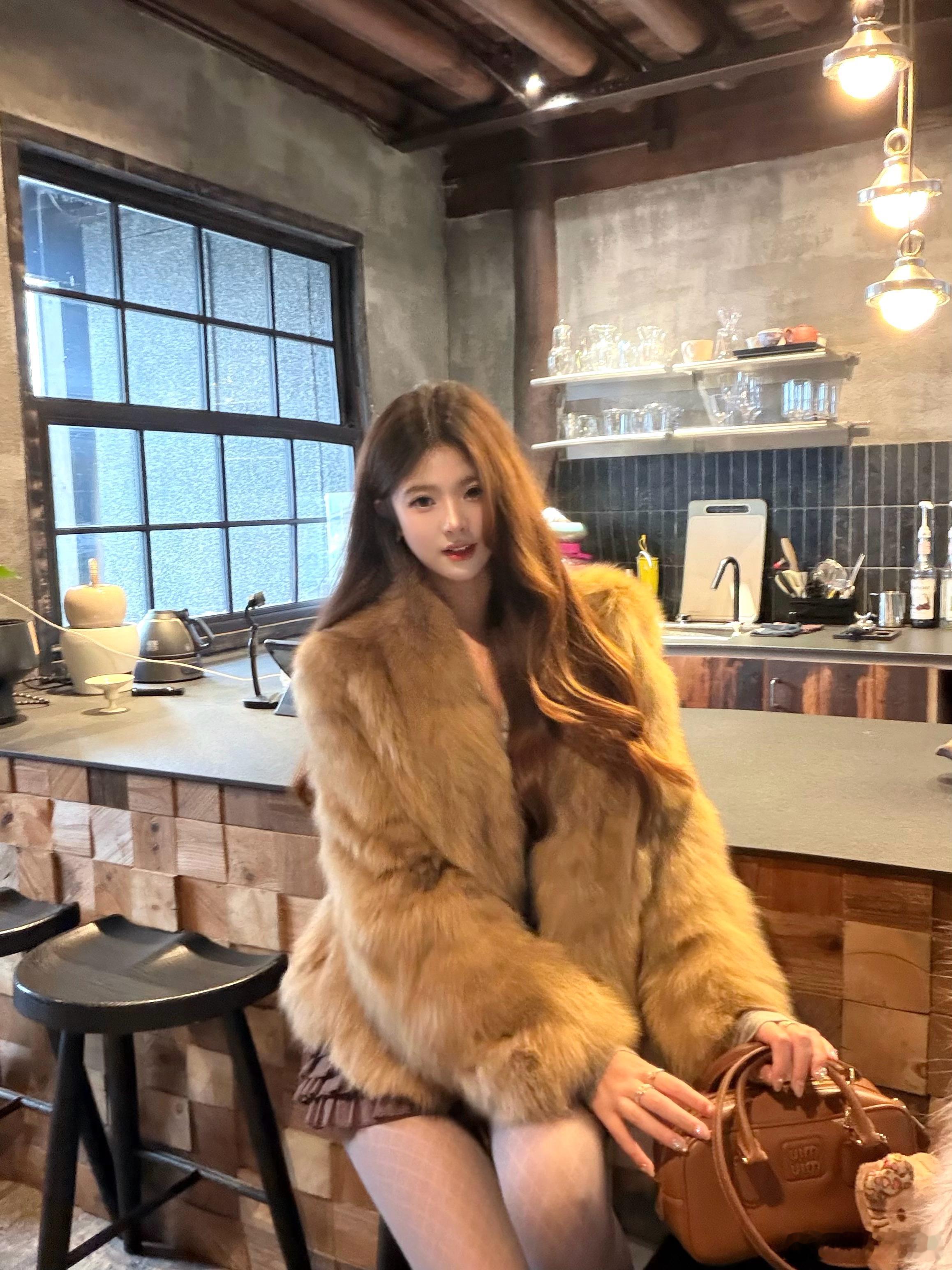 🍂☕️˖♡cleanfitt皮草搭配～​​​