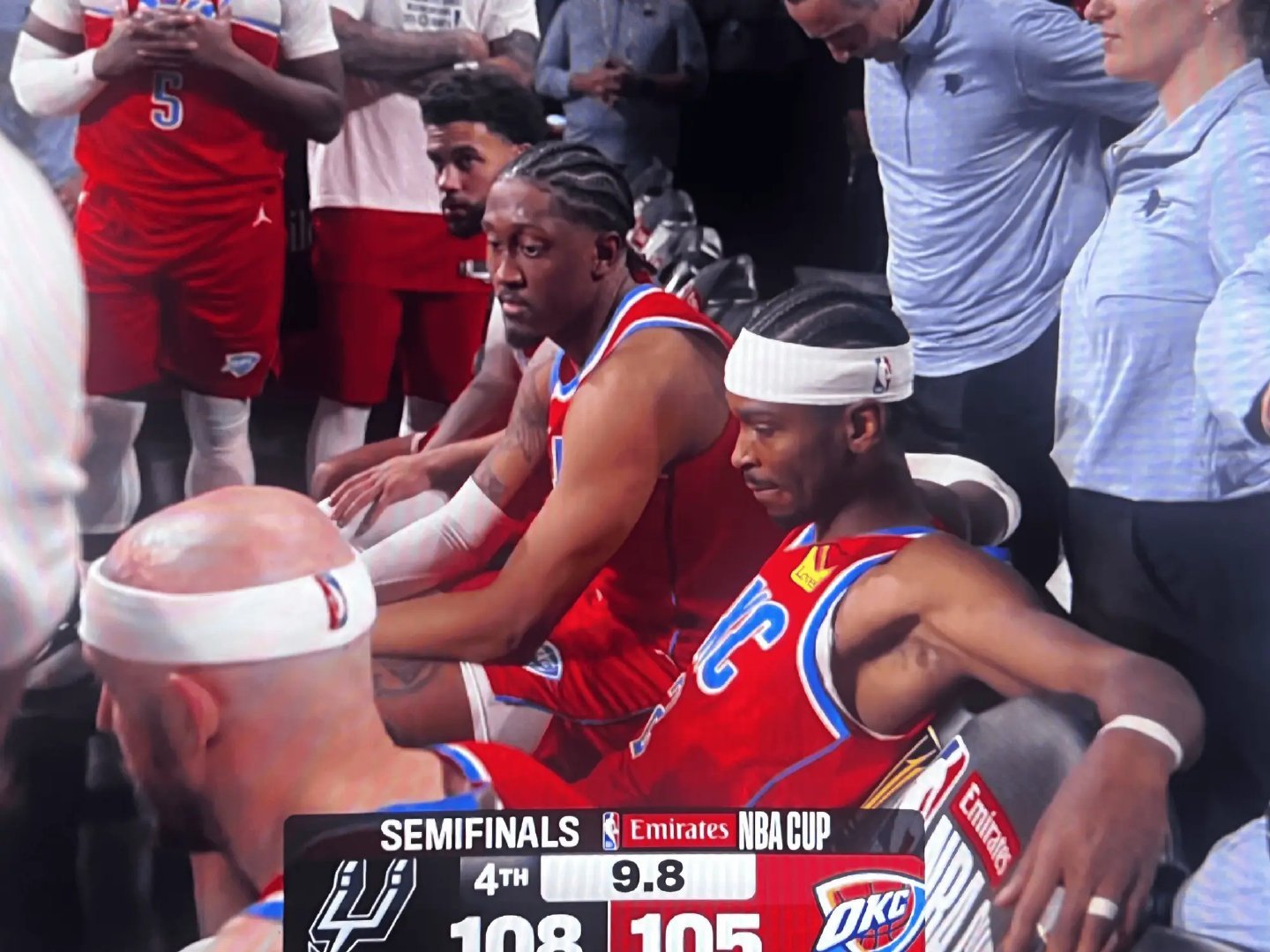 雷霆不敌马刺终结16连胜，冲击73胜难度陡增！NBA杯半决赛，雷霆109-111