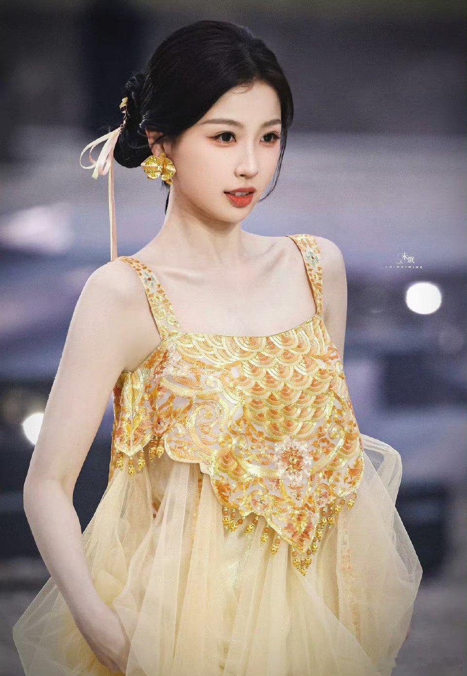 虞书欣白鹿平台粉丝量都是不相上下的