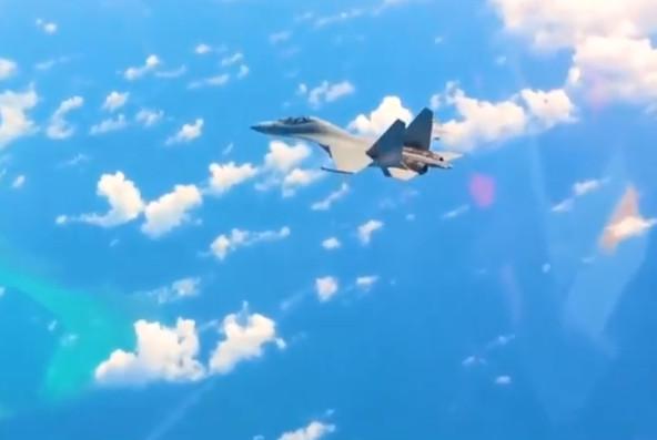 太霸气了！就在昨天，也就是7月30日，解放军南部战区组织海空兵力在中国黄岩岛