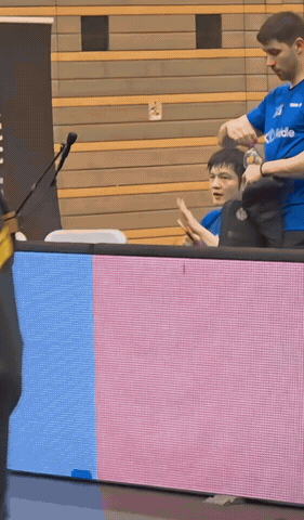 有一种宠溺叫小弗队长对樊振东。有一种有恃无恐，就是樊振东的“恃宠而骄”。你看