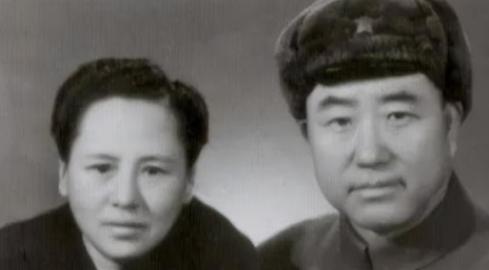 1950年，36军军长刘万春奉命赴北京开会，他以为要升官了，东西都不收拾了，连夜