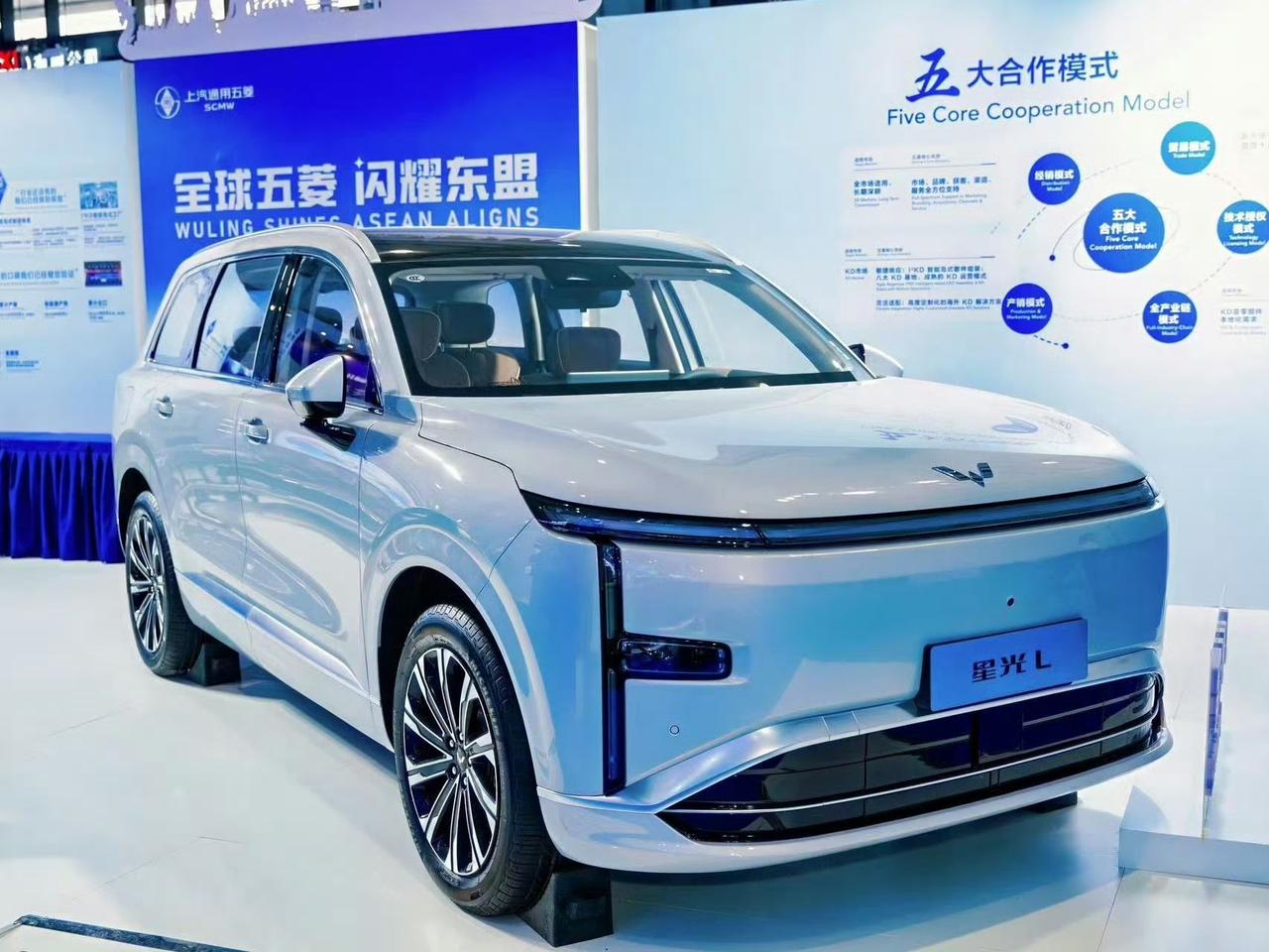 上汽通用五菱8月份销售新车12.71万辆，占集团全部销量的35.6%，销量远超上