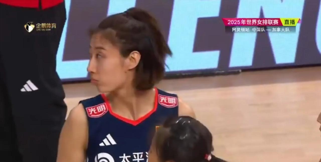 毫无悬念中国女排3比1拿下加拿大进入总决赛。赵勇这位一开始被很多个人粉质疑的主教