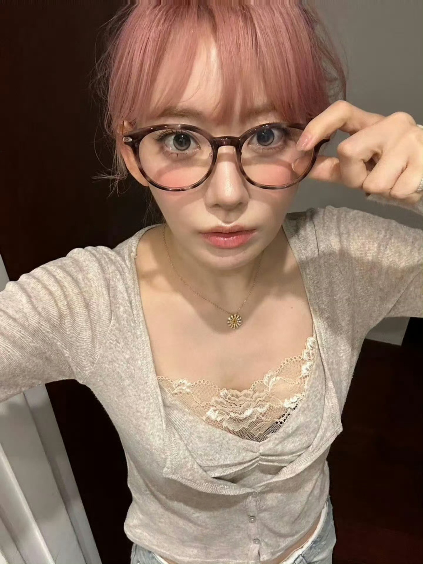 戴眼镜的小樱花​​​
