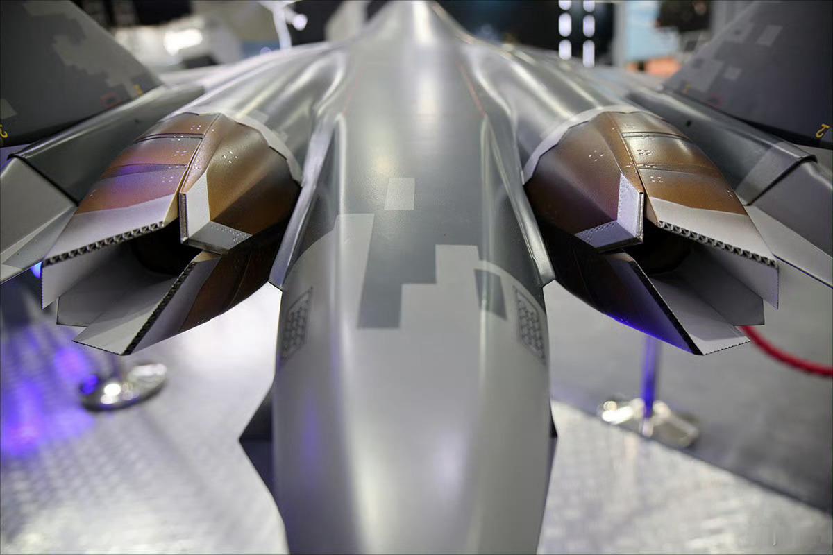 本人数年前就设想过一款二元三维矢量发动机（有效果图发布），即二元矢量套上一个可3