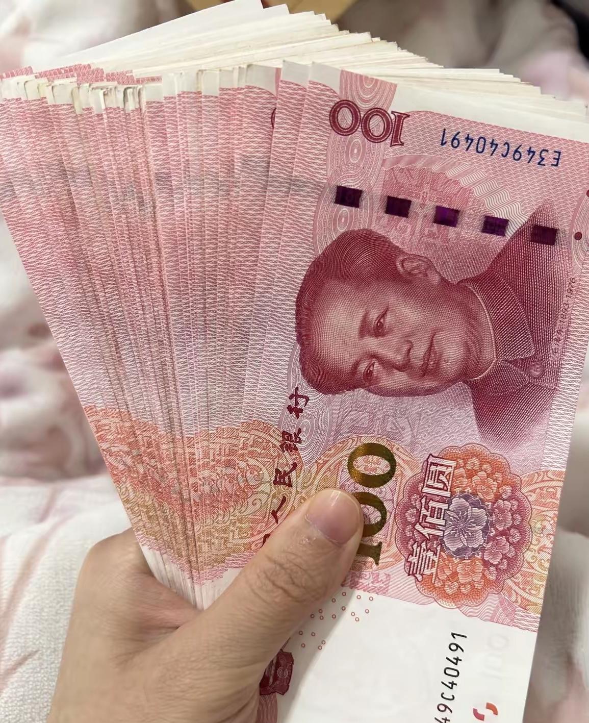 奉劝大家一定要捂住钱袋子，马上就要迎来一段花钱最多的时间了。