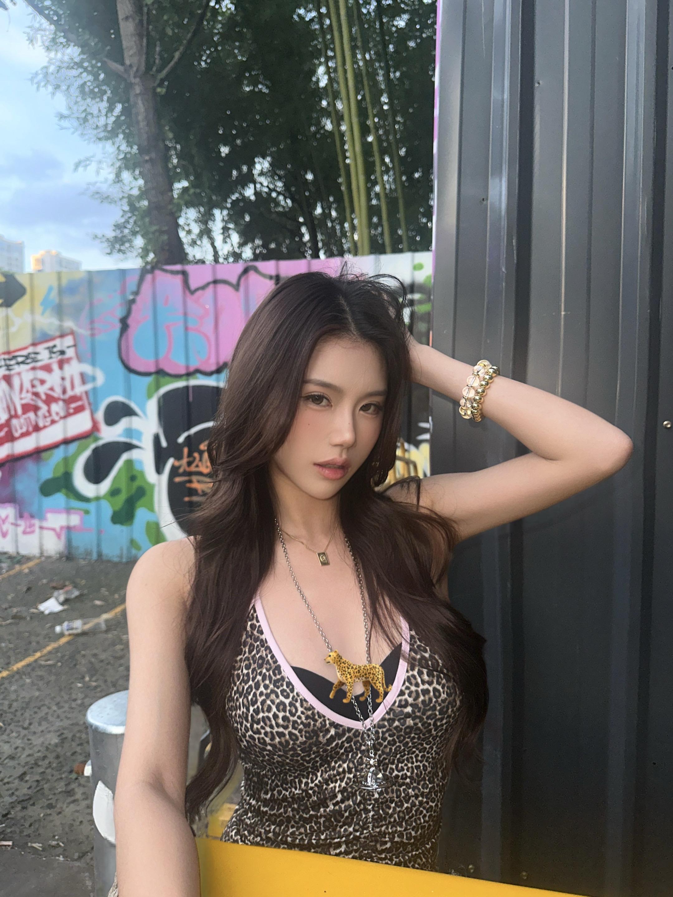 豹子女士