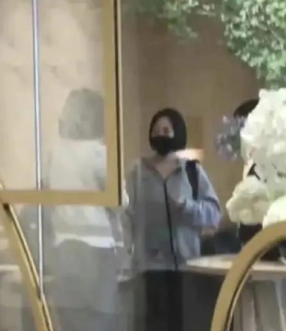 小S，太令人心疼了！6月24日下午，小S突然冲上了热搜，不过这次不是因为