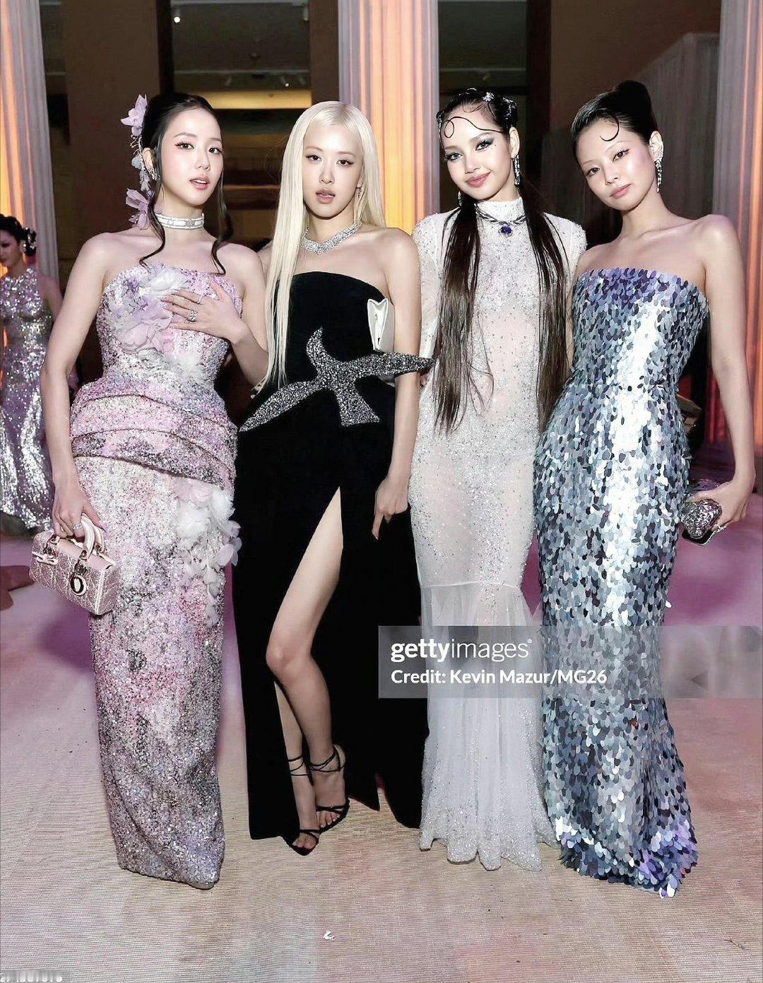 BLACKPINK同框G社生图来了Lisa、Jennie、朴彩英、金智秀