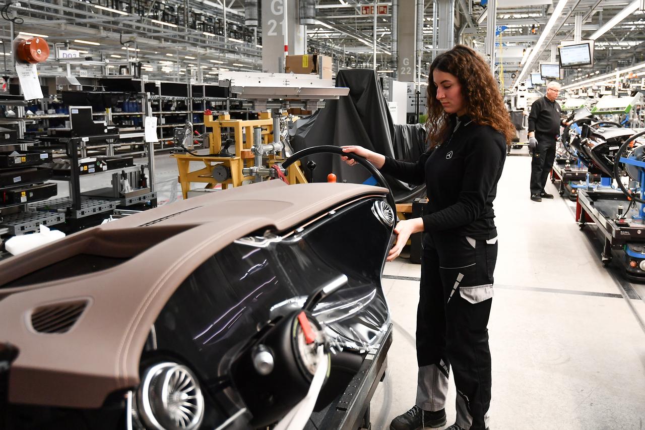 欧洲针对中国的舆论正在变差，尤其是德国媒体，他们在宣扬中国已经不是欧洲的头号金主