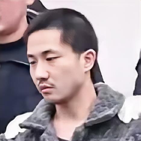 我觉得罗大美案件中，杨恒有一个很严重的问题，不是他诱骗了被害者，也不是他提起